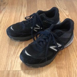 Women's New Balance 990v5 Running Shoes in Black Suede